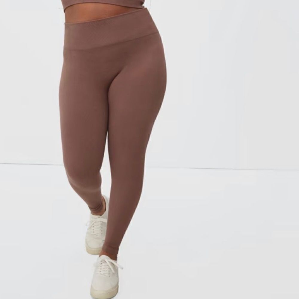 Everlane The Seamless Legging in Acorn Light Brown Size M/L NWOT